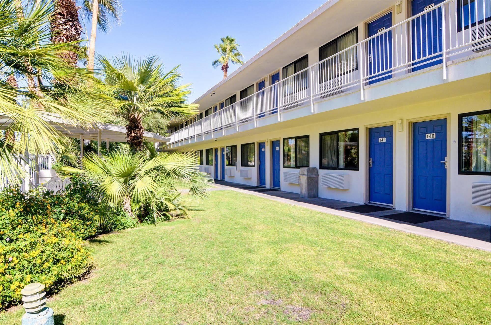 Motel 6-Palm Springs, Ca - East - Palm Canyon Экстерьер фото
