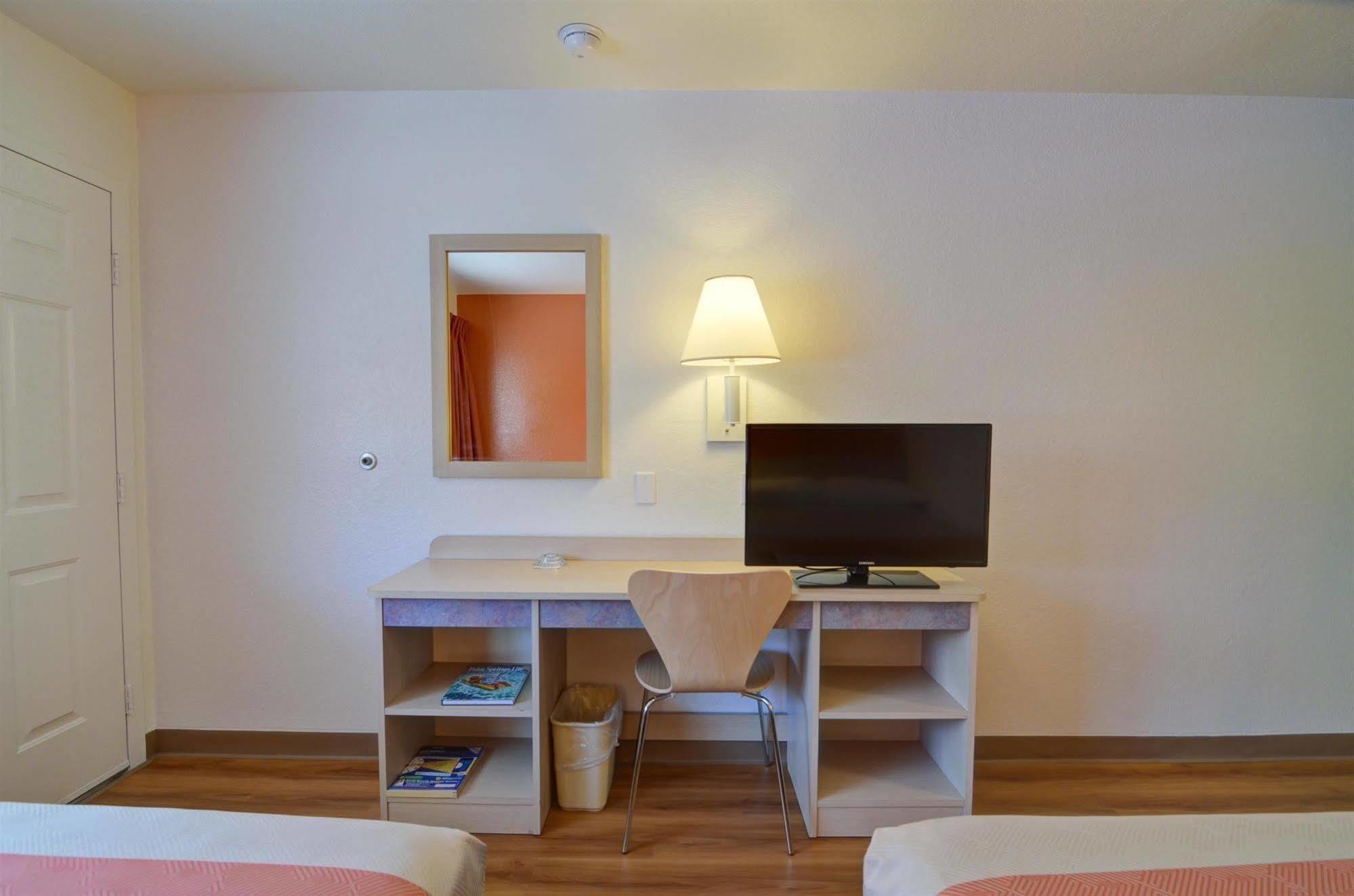 Motel 6-Palm Springs, Ca - East - Palm Canyon Экстерьер фото